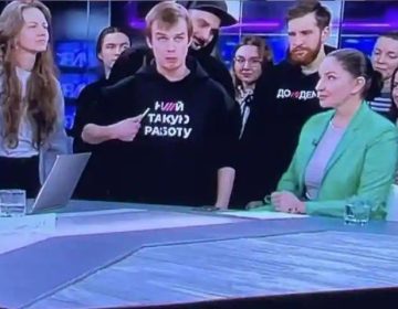 russian news channel employees resign