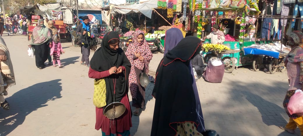 beggars in mandi bahauddin