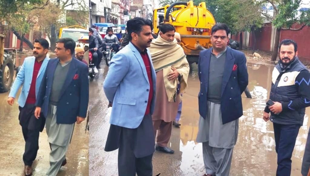 Deputy Commissioner's visit to different areas of the city after overnight rain