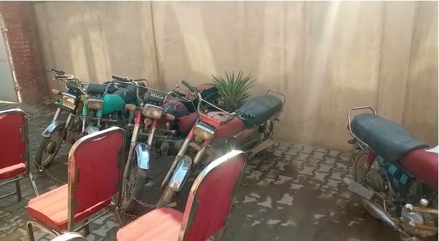 bike robbery in mandi bahauddin