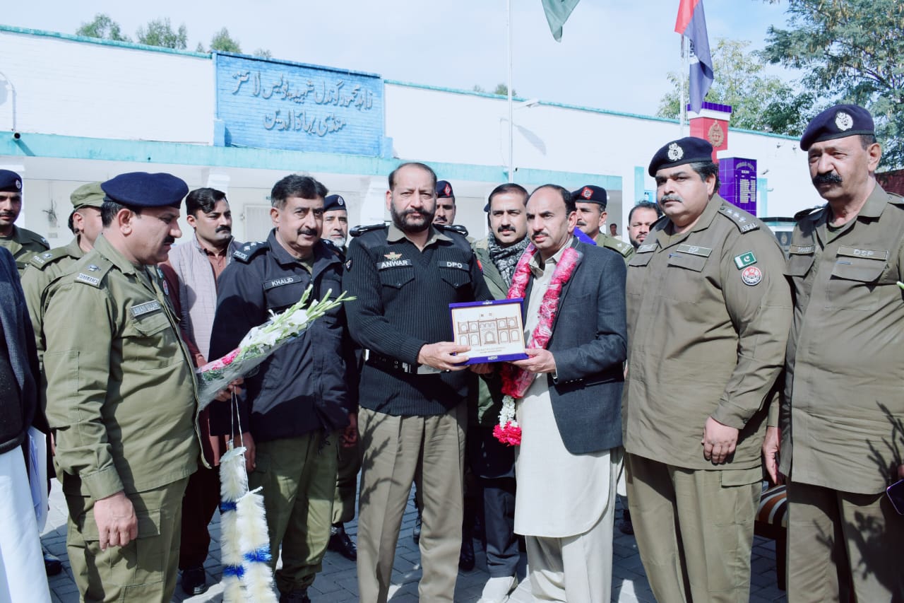 Conducting farewell function in honor of PA, DSP, Sub-Inspector