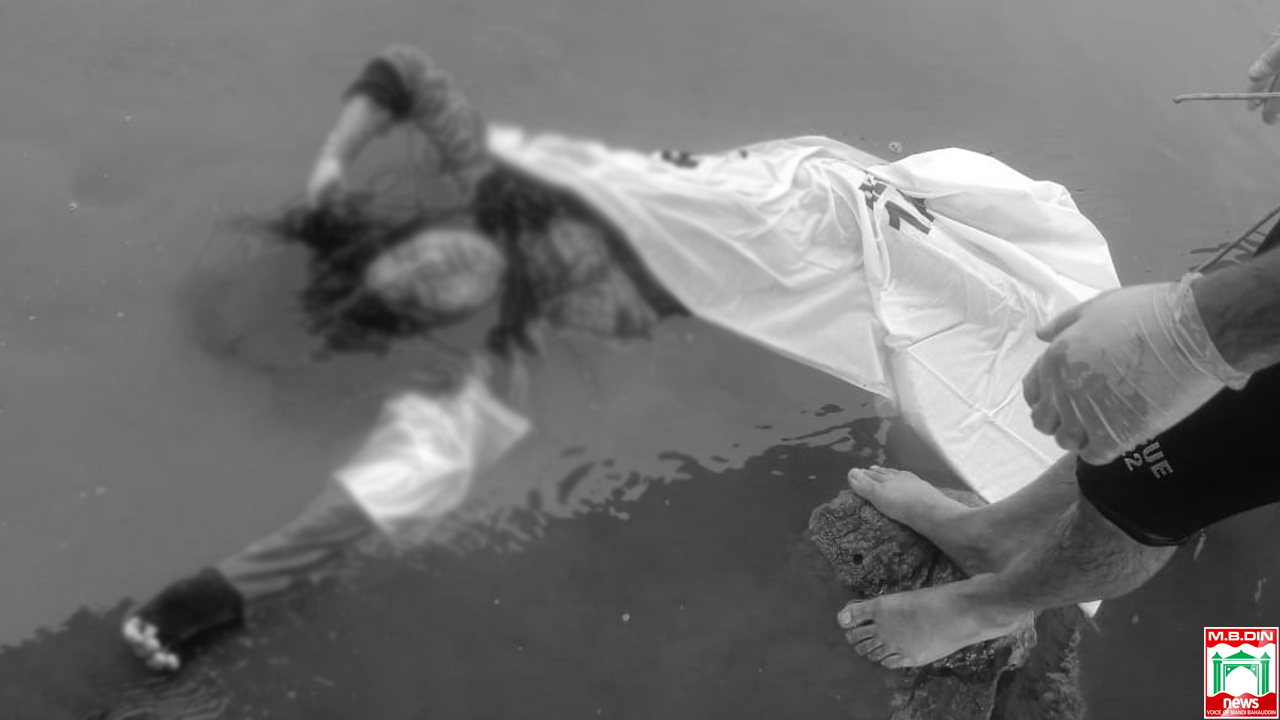 The Body of girl who fell from the train was found in the canal