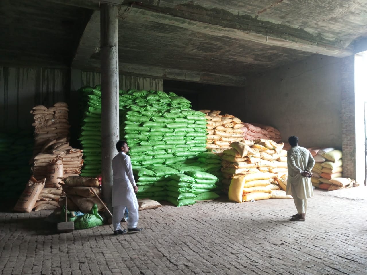 The Assistant Commissioner seized 1500 bags of sugar worth Rs 1 crore 20 lakh