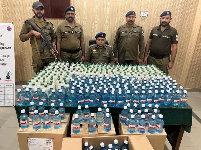 DSP Sadar arrested the accused who was selling poisoned liquor