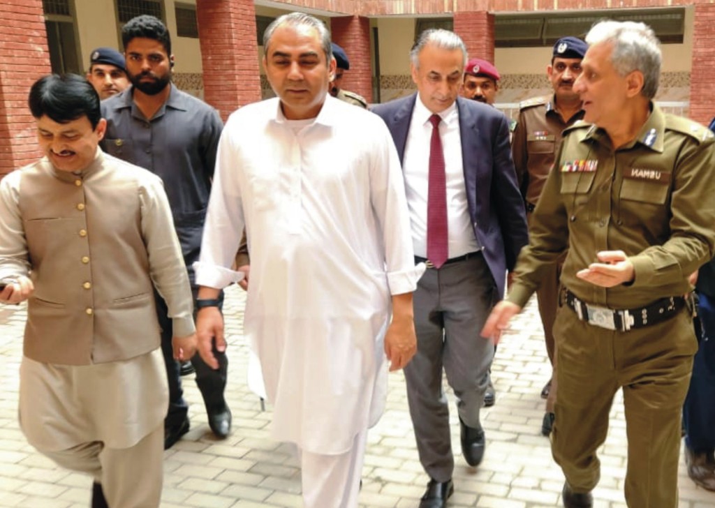 Chief Minister, IG, Chief Secretary Punjab visited Mandi Bahauddin