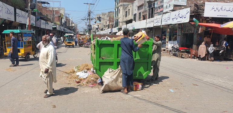 گلیوں اور محلوں میں کچرے کے ڈھیر، شہریوں کو مشکلات کا سامنا